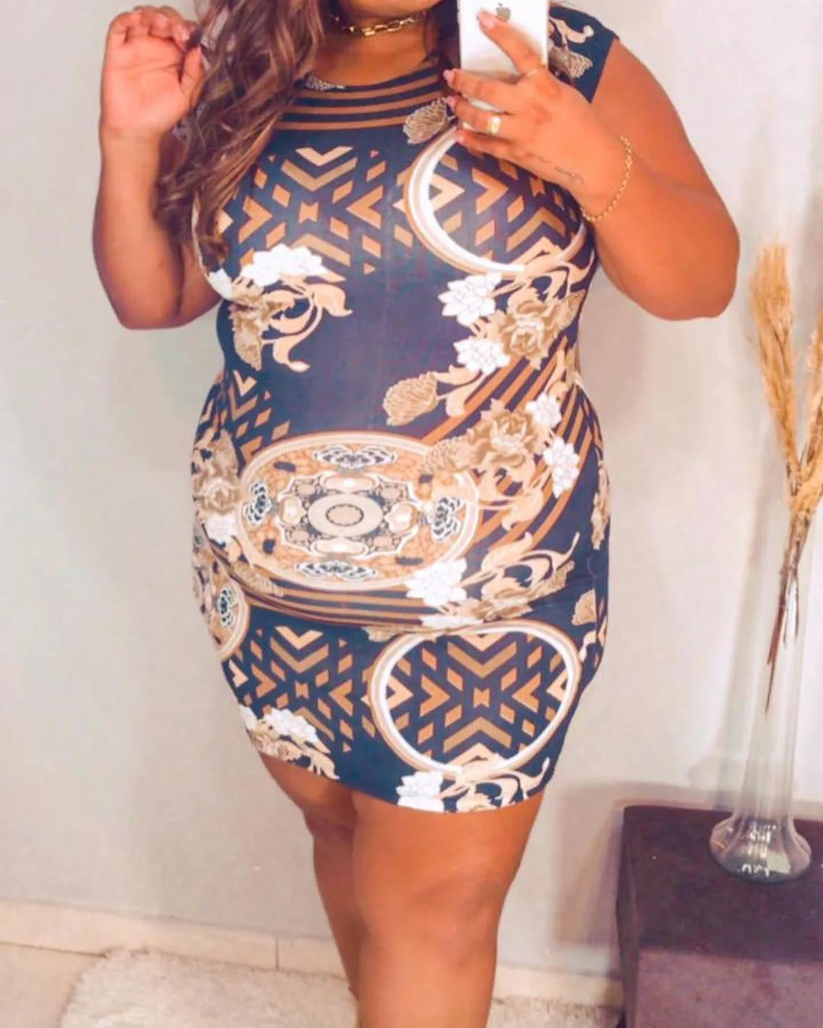 Vestidinhos Plus size! Lindas estampas para você arr... - Foto 1 - FC Takalu